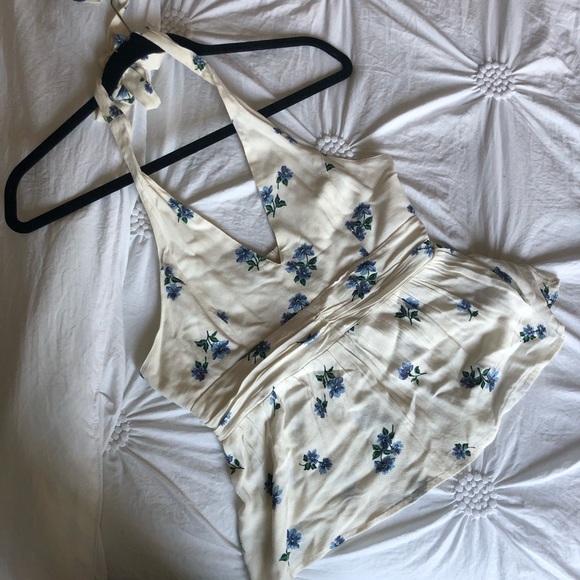 Floral halter top - Picture 2 of 3